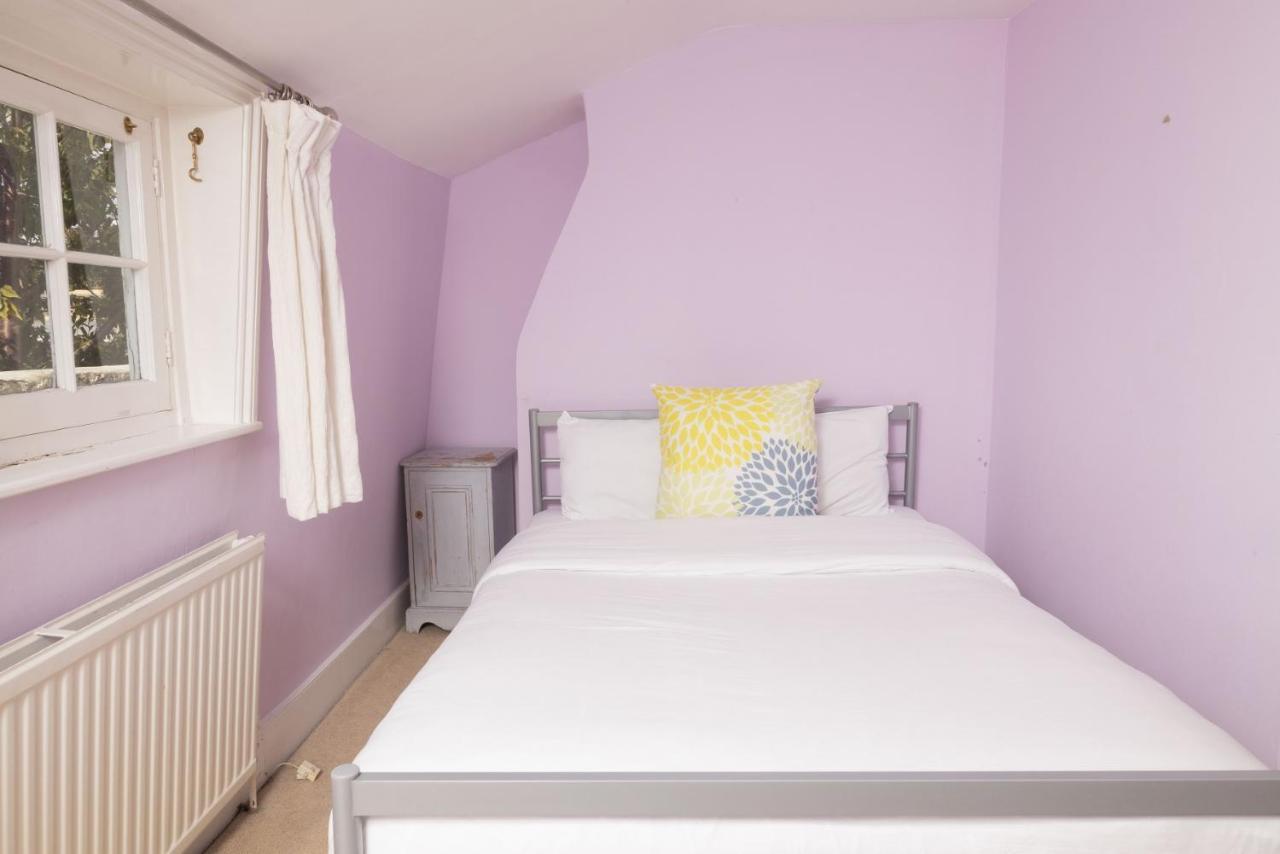 The Angel Place Hideaway - Fair 4bdr House With Terrace Apartment London