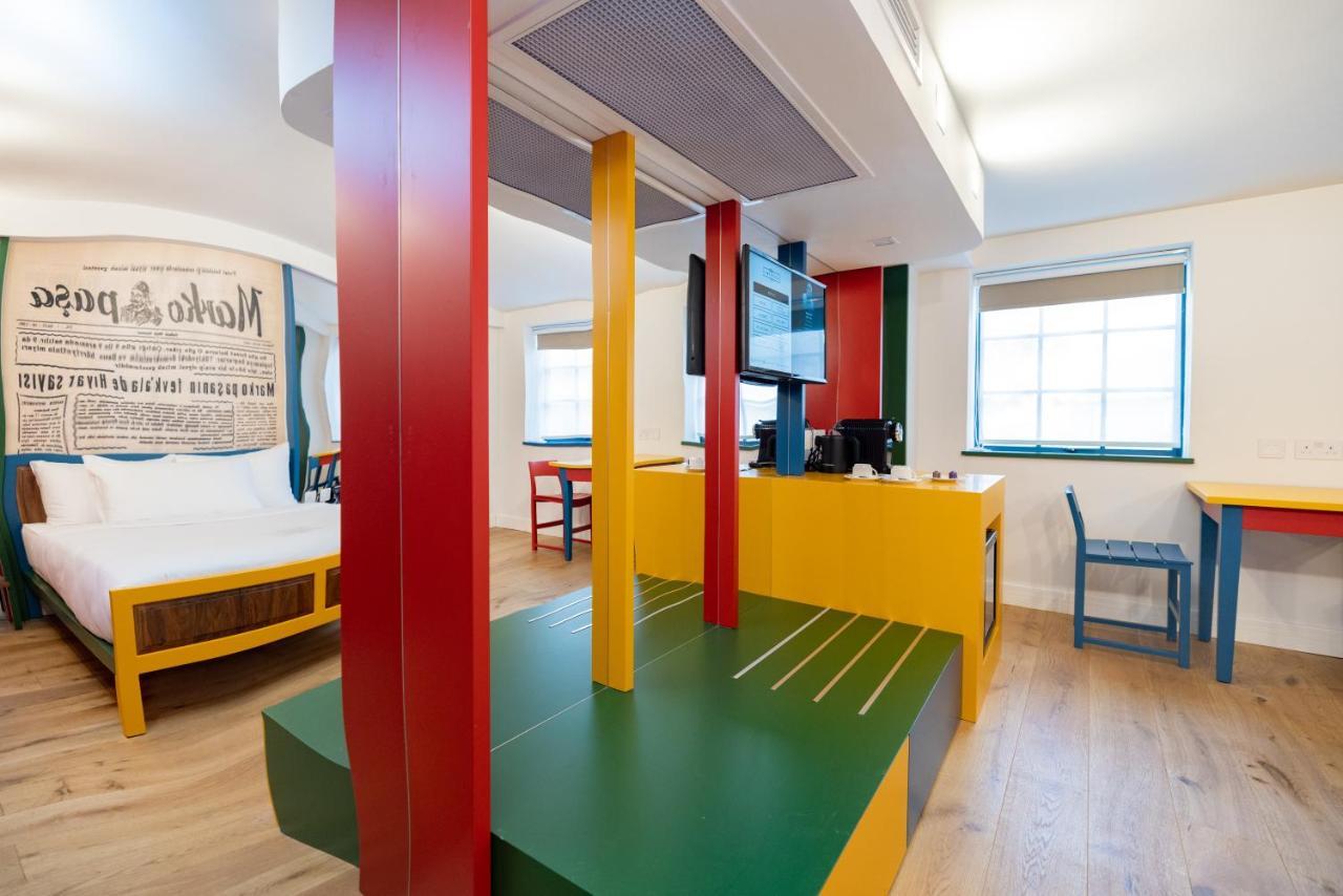 Hotel Limehouse Library