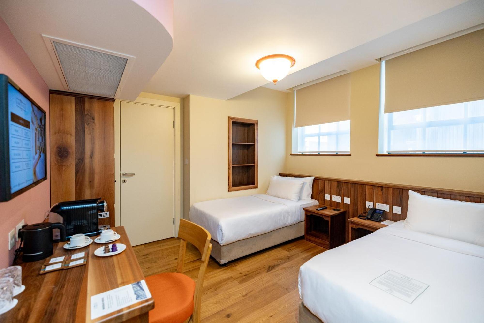 Hotel Limehouse Library