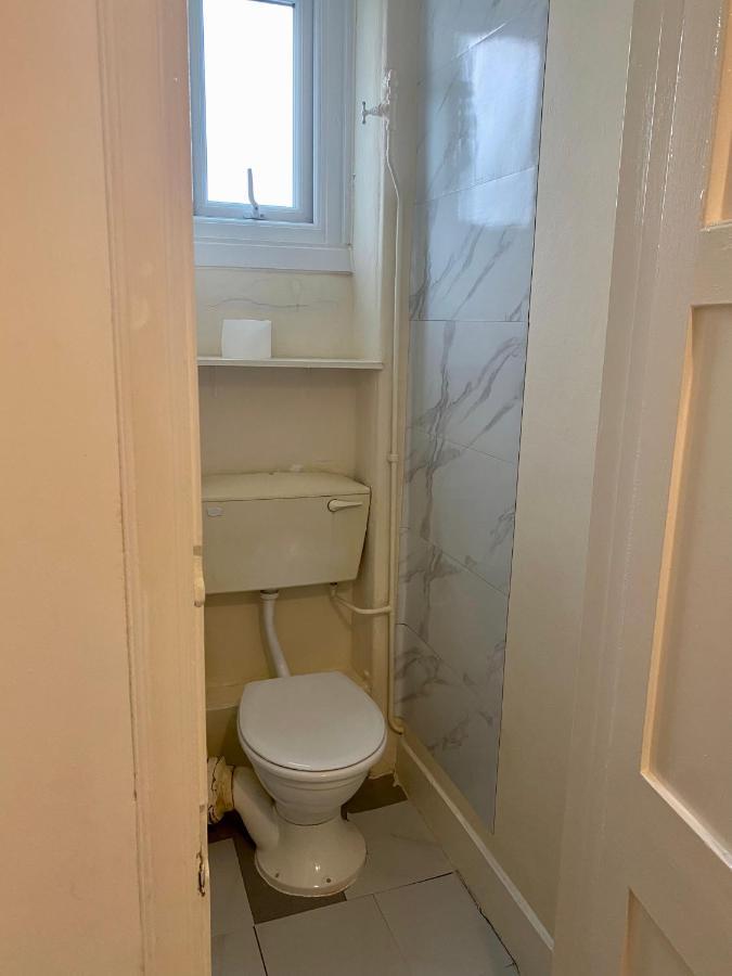 Apartment Miles Building London