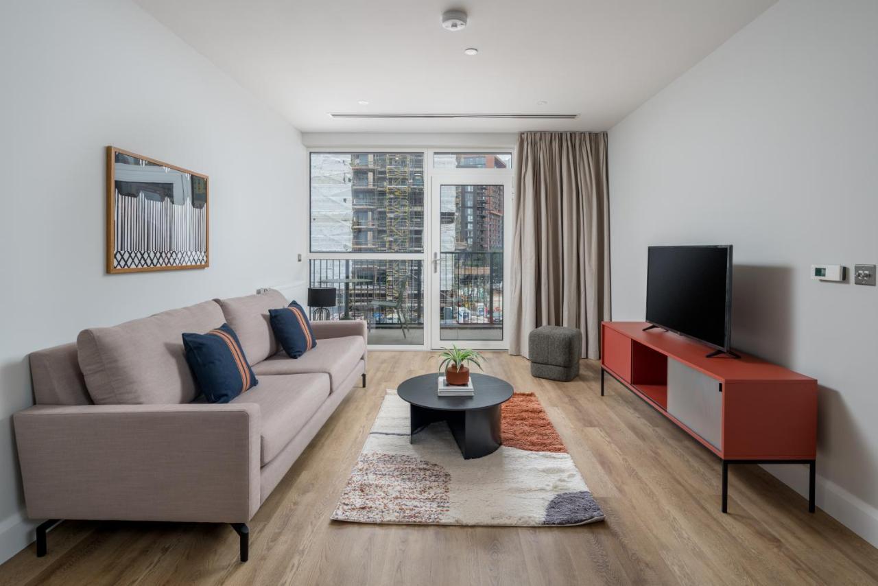 Altido New Near Battersea Power Station Apartment