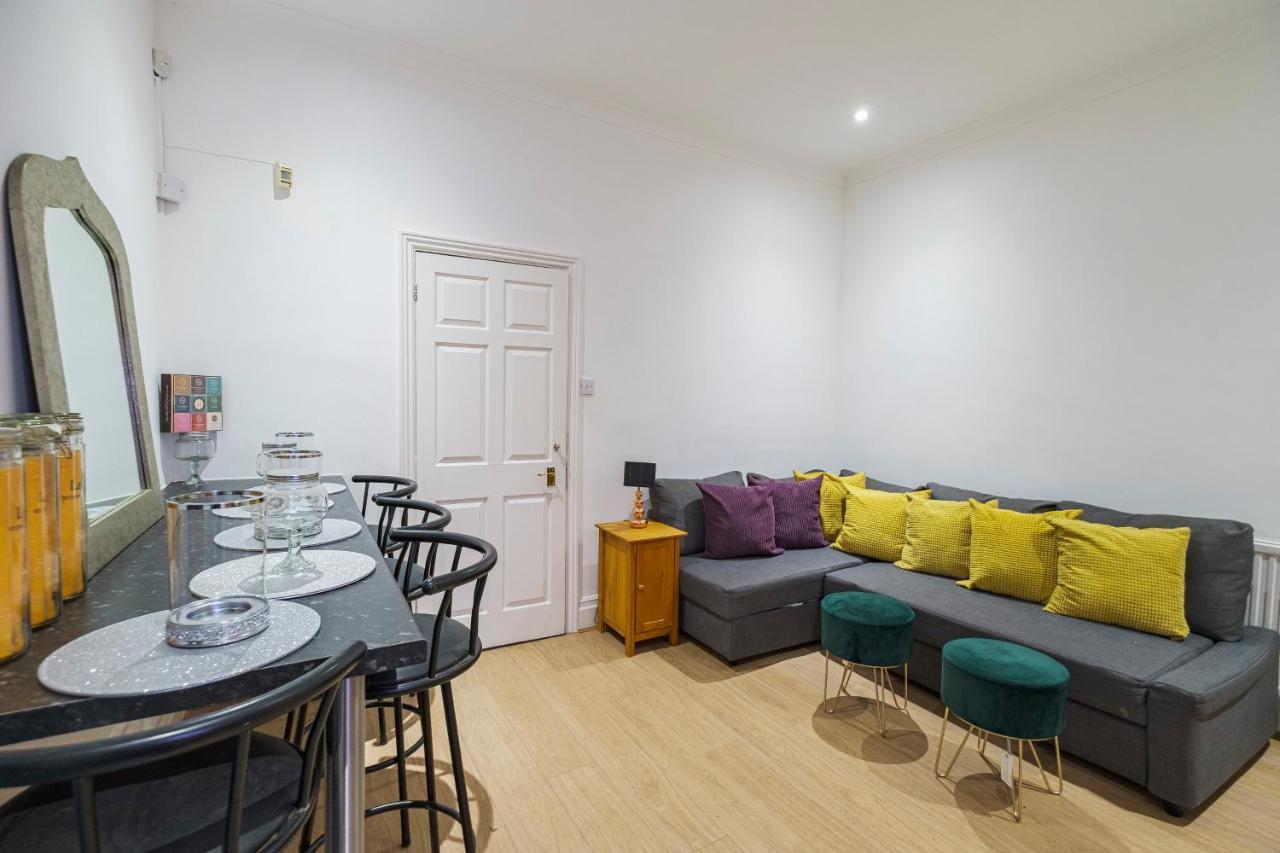 Larger Groups With Garden And Parking Apartment *