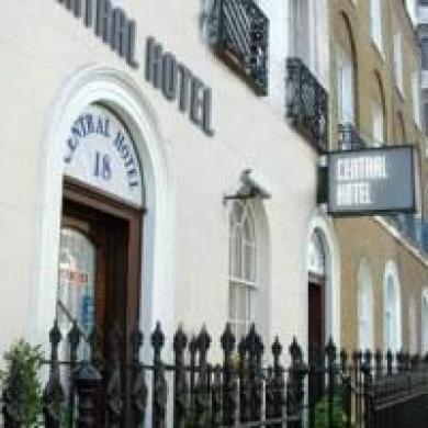 Oyo Golders 3* London