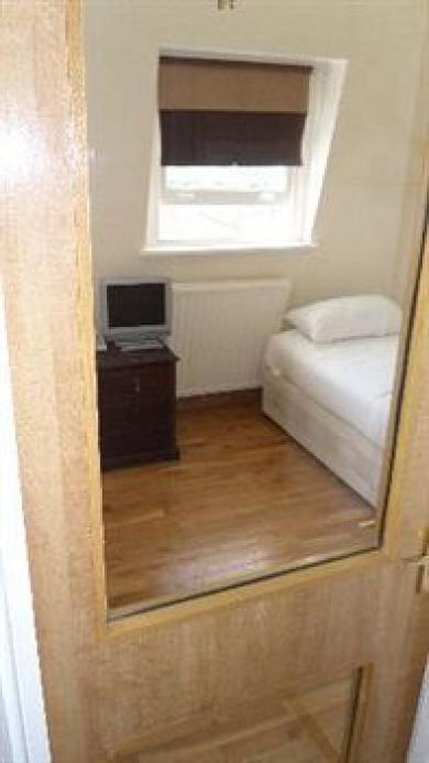 West Brompton Aparthotel 4*