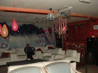 Kensal Backpackers Hostel London