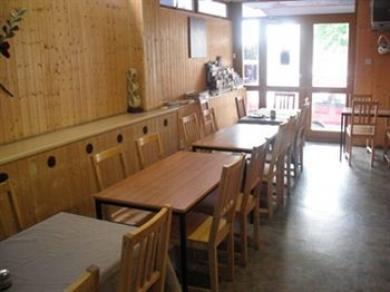 Kensal Backpackers Hostel *