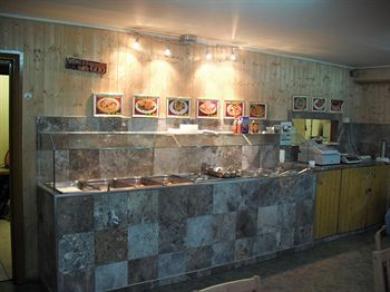 Kensal Backpackers Hostel *
