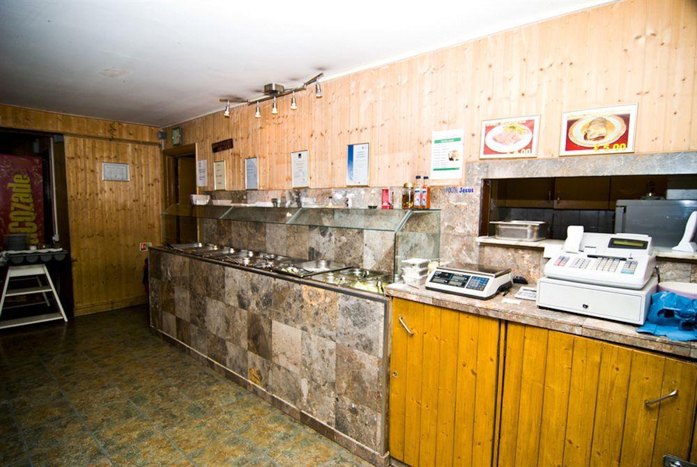 Hostel Kensal Backpackers *
