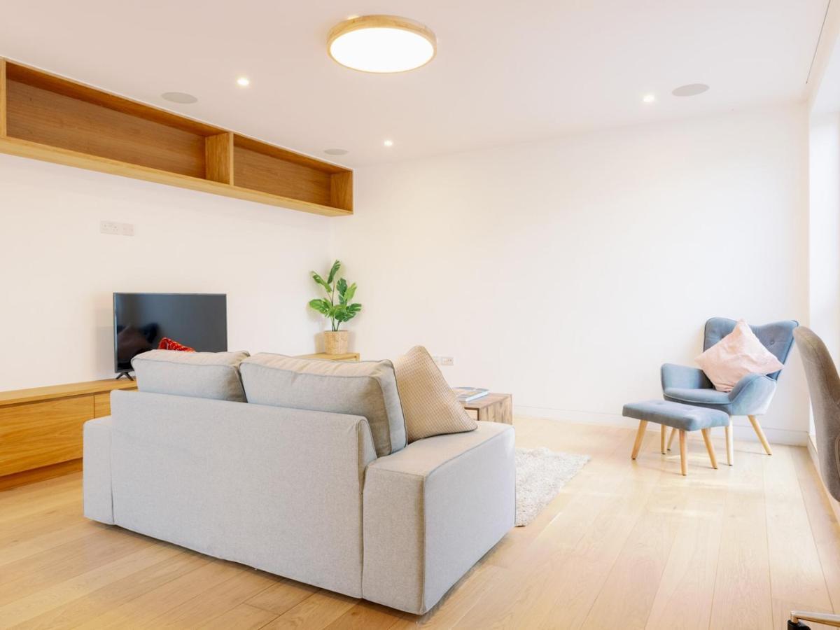 Сasa de vacaciones Pass The Keys - Spacious Modern Flat With Garden, In South West *