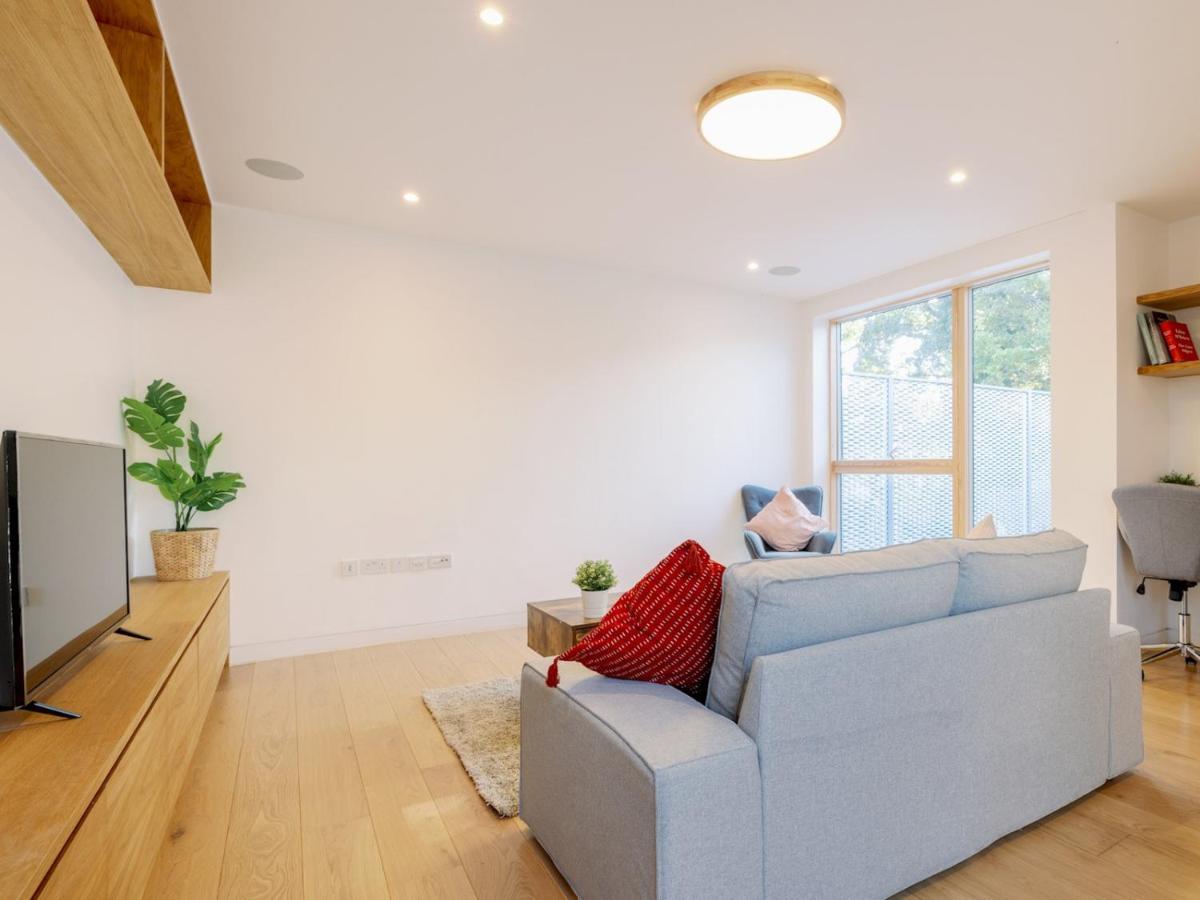 Сasa de vacaciones Pass The Keys - Spacious Modern Flat With Garden, In South West Londres
