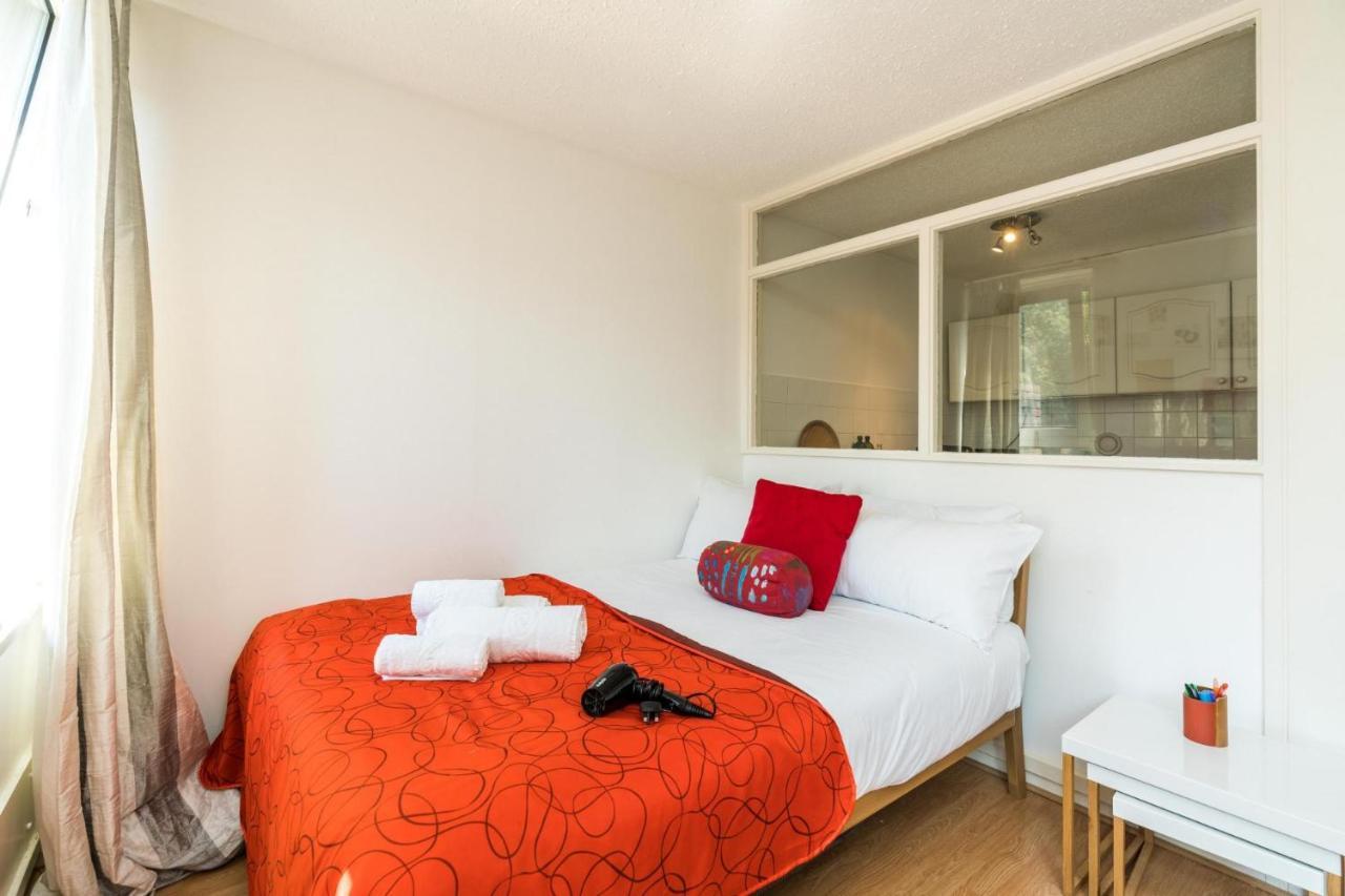 Bright & Cosy Close To Holiday home