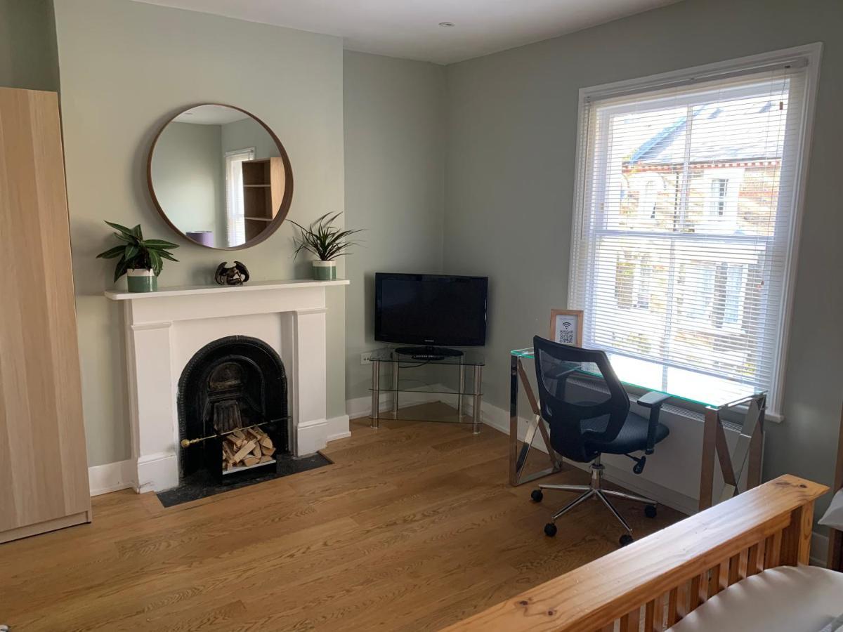 Jkhomestay London