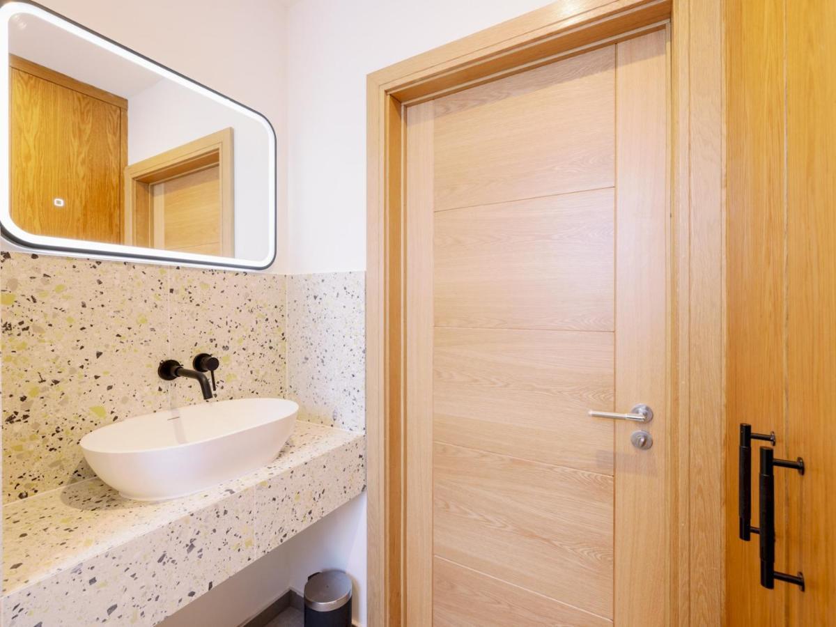 Pass The Keys - Spacious Modern Flat With Garden, In South West Сasa de vacaciones