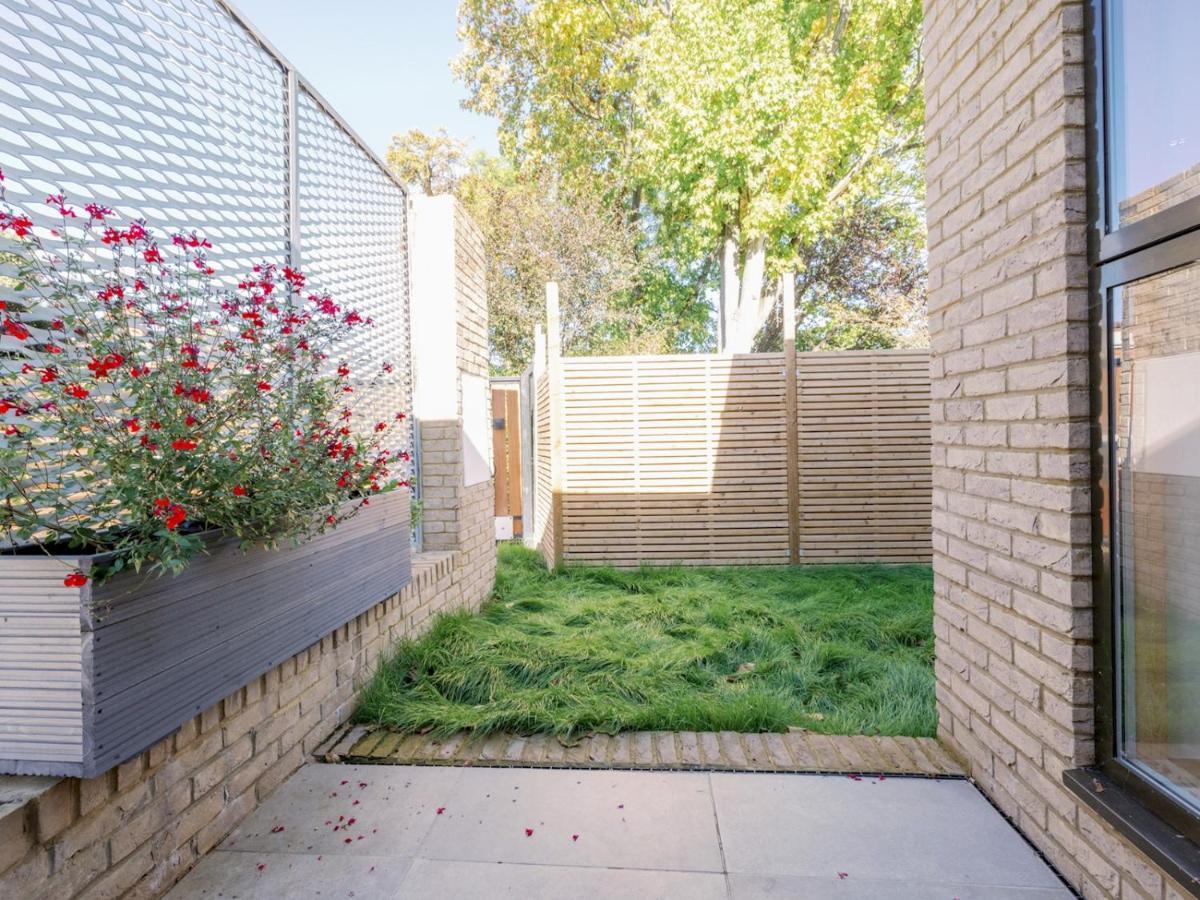 Pass The Keys - Spacious Modern Flat With Garden, In South West * Londres