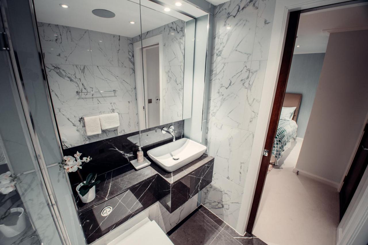 Lovely 4/bdr Penthouse W/ Lovely Views Appartement Londen