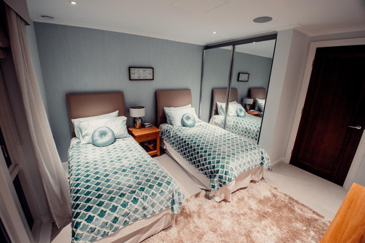 Lovely 4/bdr Penthouse W/ Lovely Views Appartement Londen
