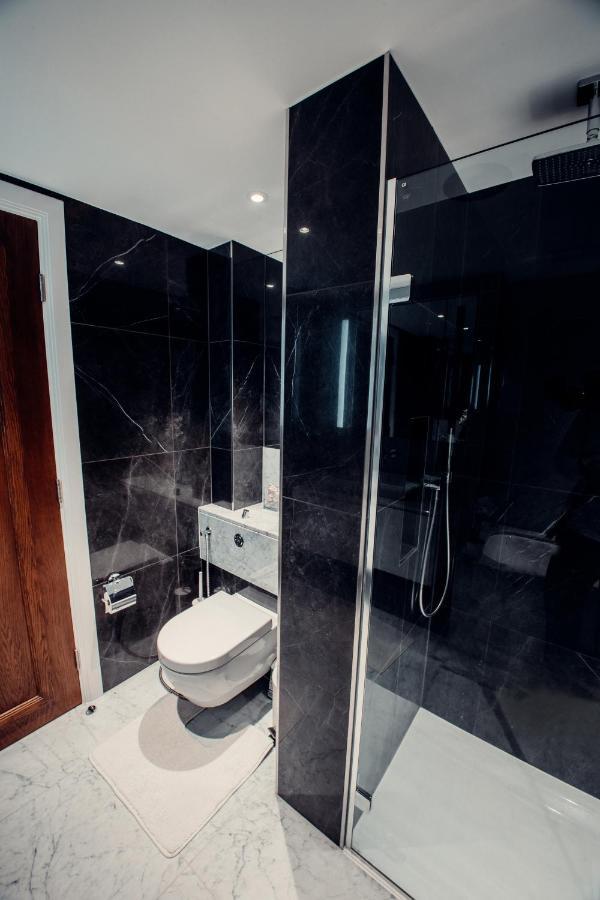 Lovely 4/bdr Penthouse W/ Lovely Views * Londen