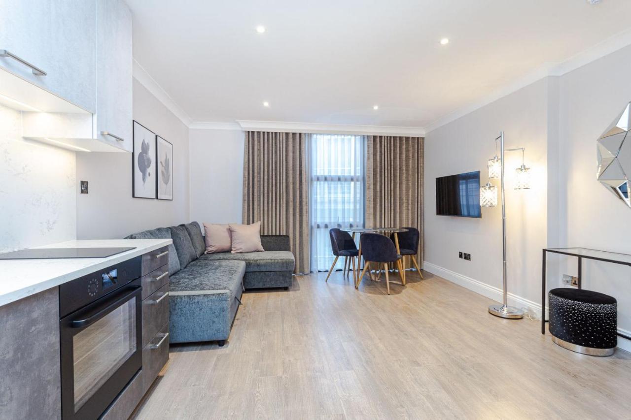 Cleveland Residences Farringdon Apartment