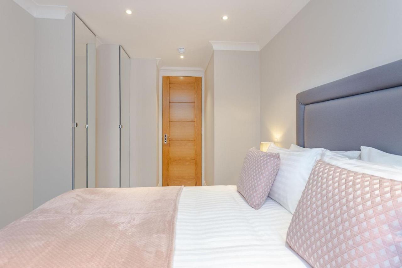 Cleveland Residences Farringdon Apartment *