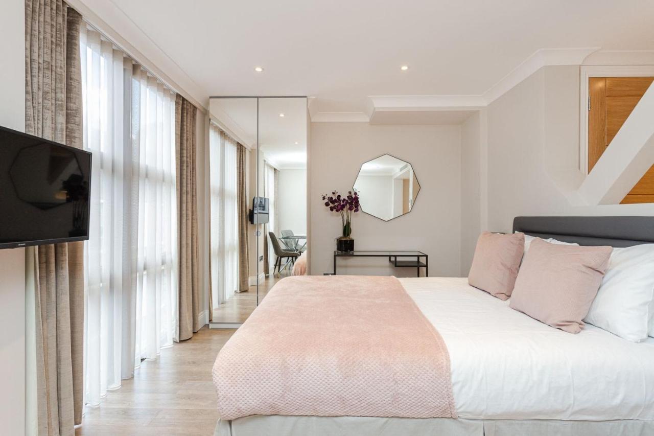 Cleveland Residences Farringdon Apartment