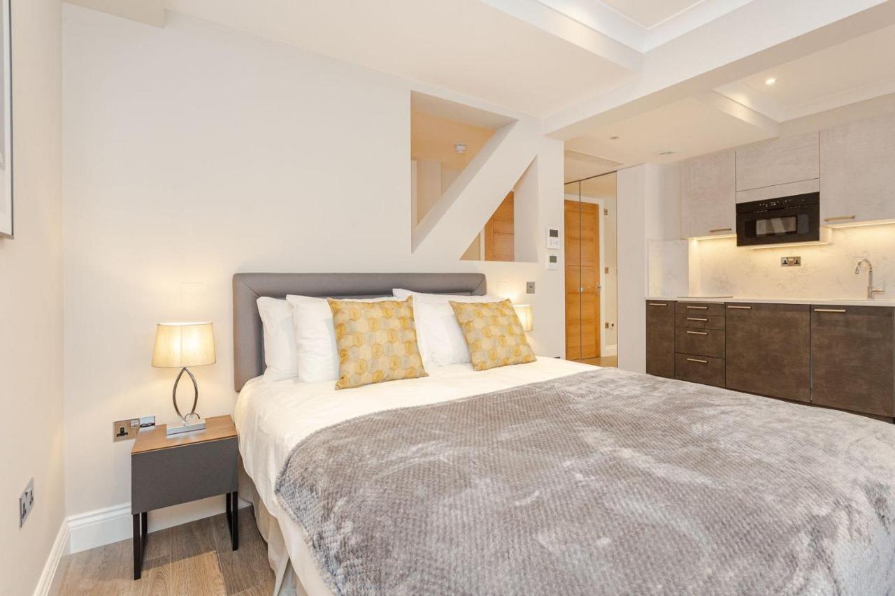 Cleveland Residences Farringdon Apartment *