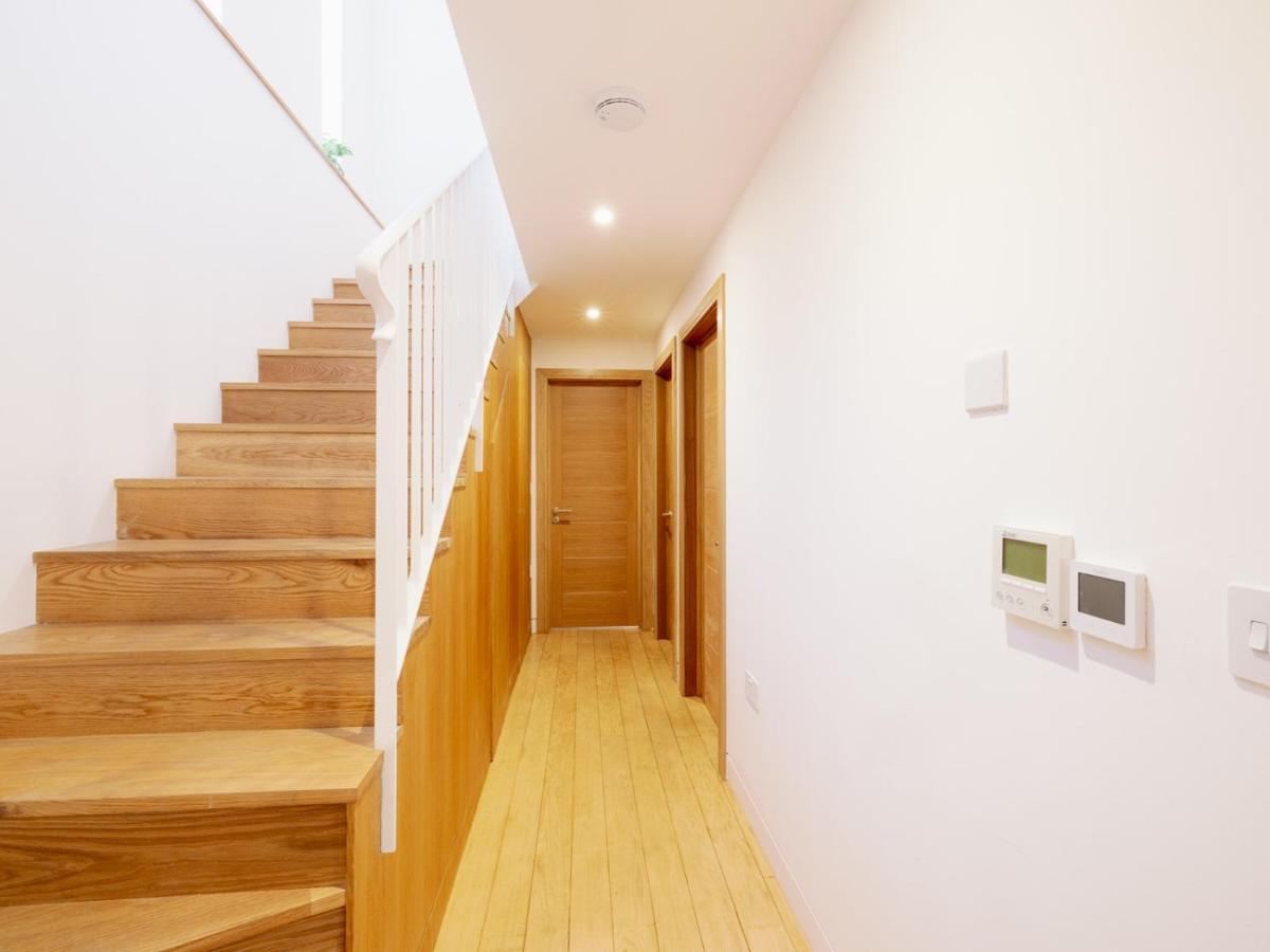 Сasa de vacaciones Pass The Keys - Spacious Modern Flat With Garden, In South West Londres