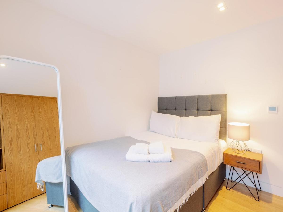 Pass The Keys - Spacious Modern Flat With Garden, In South West * Londres