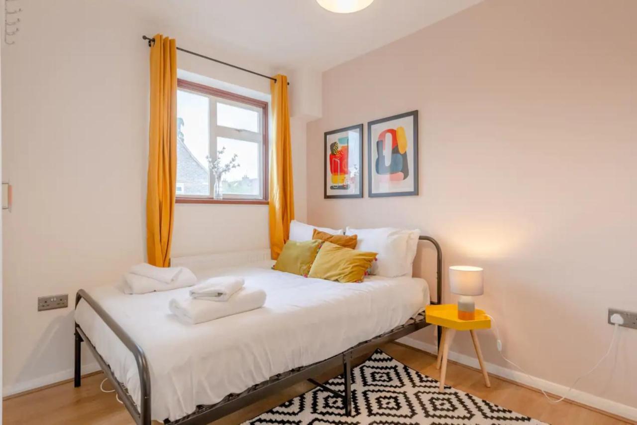 3 Bedroom House With Garden Vakantiehuis Londen