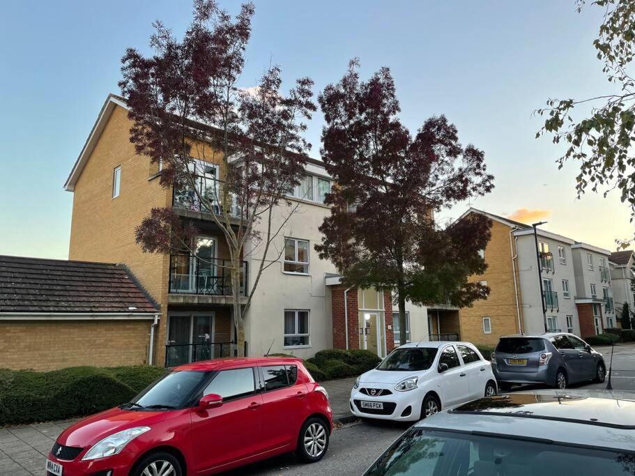 Lovely 2-bed Flat Along The River Thames Londen