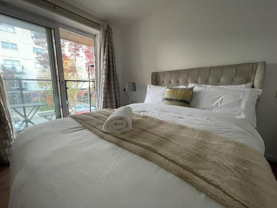 Lovely 2-bed Flat Along The River Thames * Londen