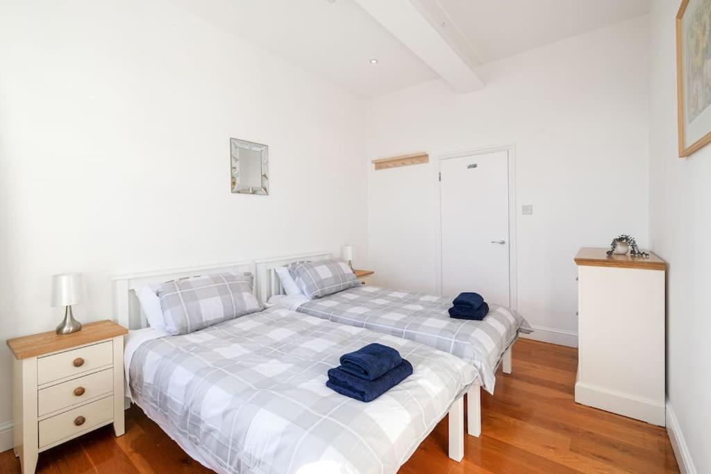 Apartamento Stylish 2 Bed Flat In Canal Side Gated Development Londres