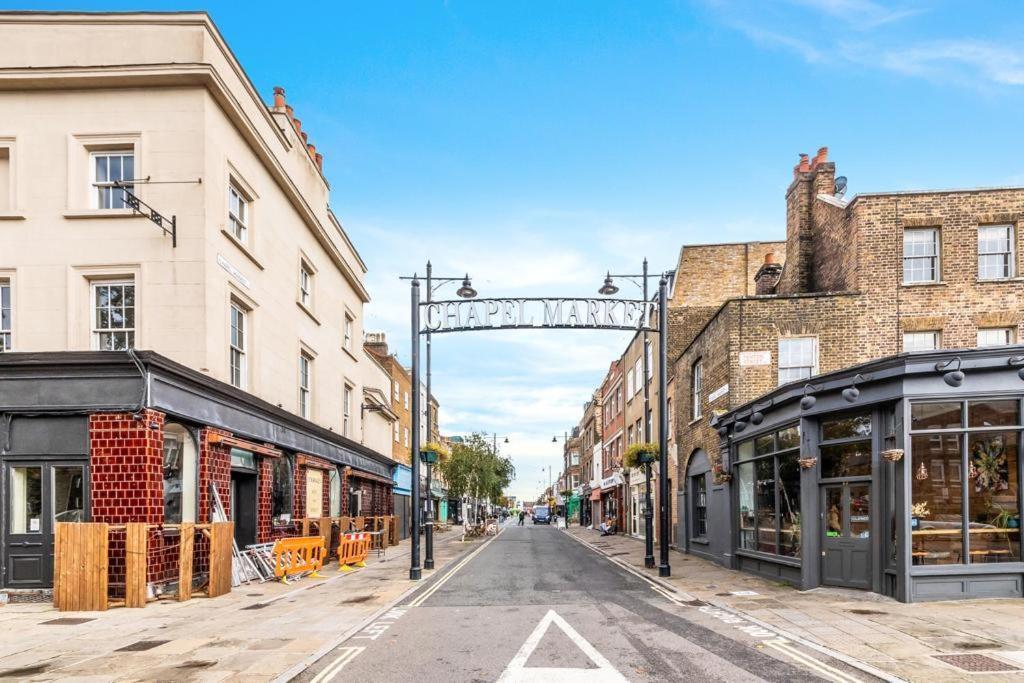Chapel Market, Studio In Angel- Sleeps Upto 3