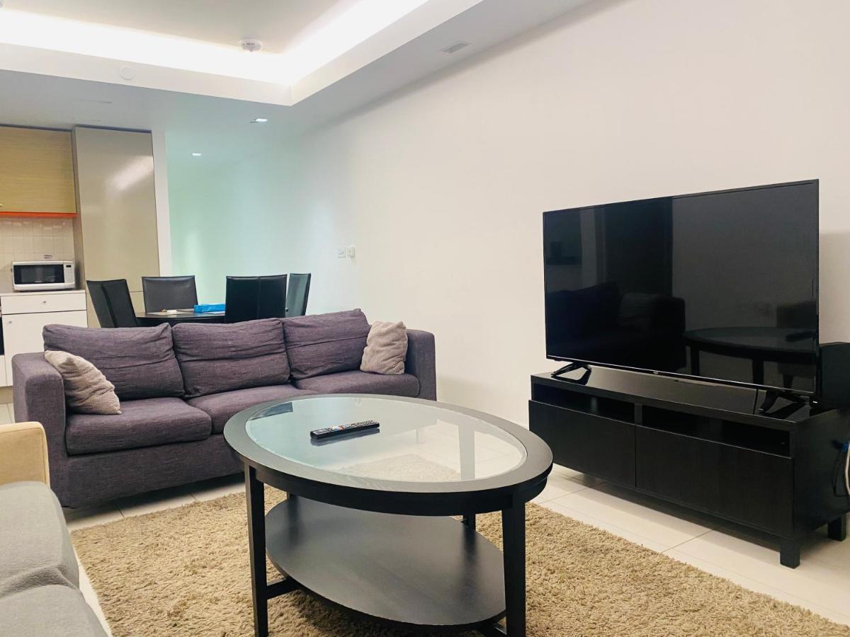 Apartment Off 12 *