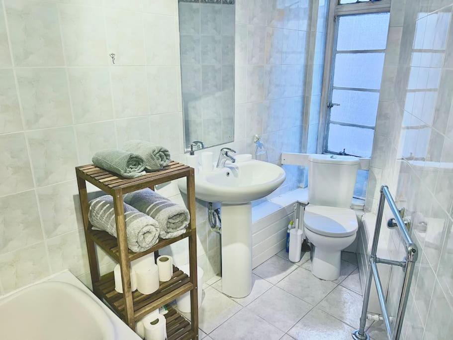Apartment King-sized Studio, 6th Floor + Lift, Regent's Park London