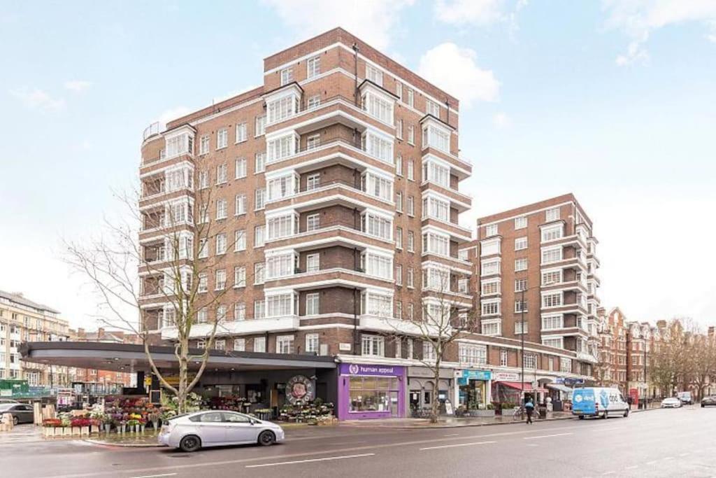 King-sized Studio, 6th Floor + Lift, Regent's Park Apartment