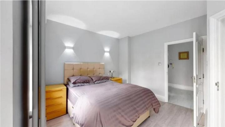 Apartment 9 Brentwood