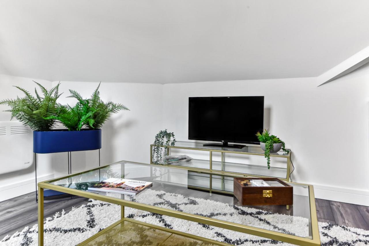 Apartamento Lovely Two Bedroom With Ensuite Bathrooms Londres