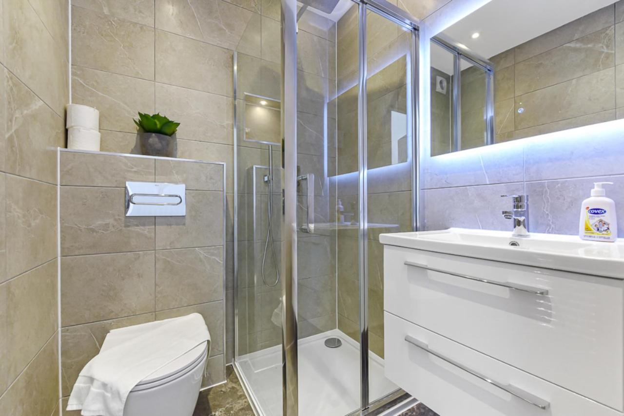 Lovely 2 Bedroom In Greater Appartement Londen