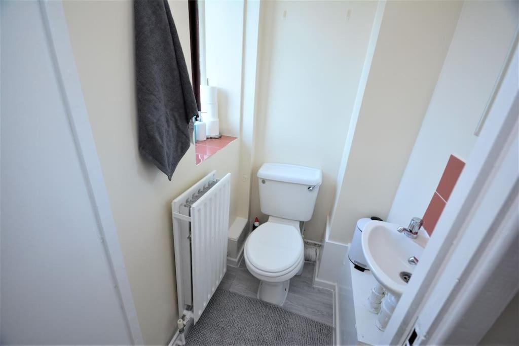 Appartement Lovely 4 Bedroom Close To The City Walking Distance From The Rivere View