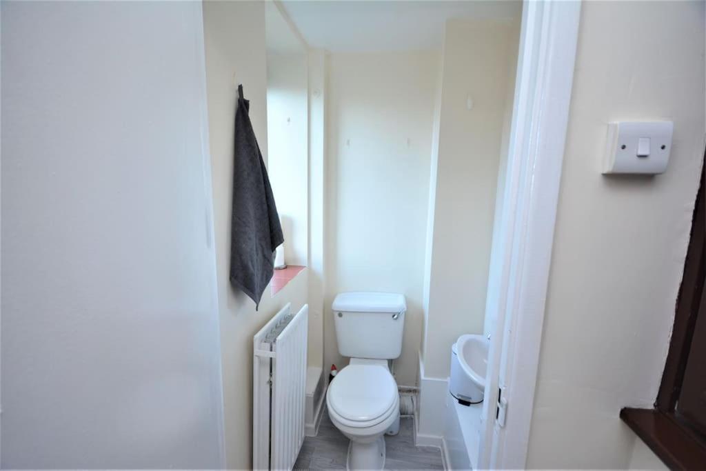 Appartement Lovely 4 Bedroom Close To The City Walking Distance From The Rivere View *