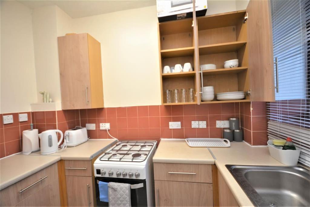 Appartement Lovely 4 Bedroom Close To The City Walking Distance From The Rivere View *