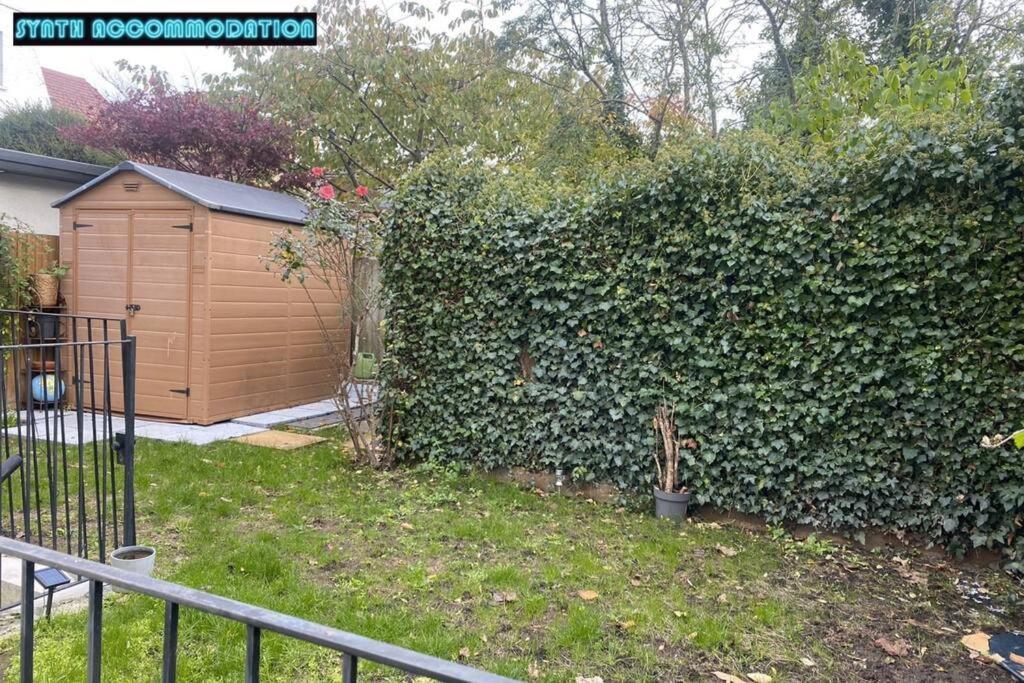 80s Retro 3 Bedroom In Wimbledon Sleeps 6! Netflix Wifi And Arcade! Perfect For Families Business & Leisure Guests! Apartment