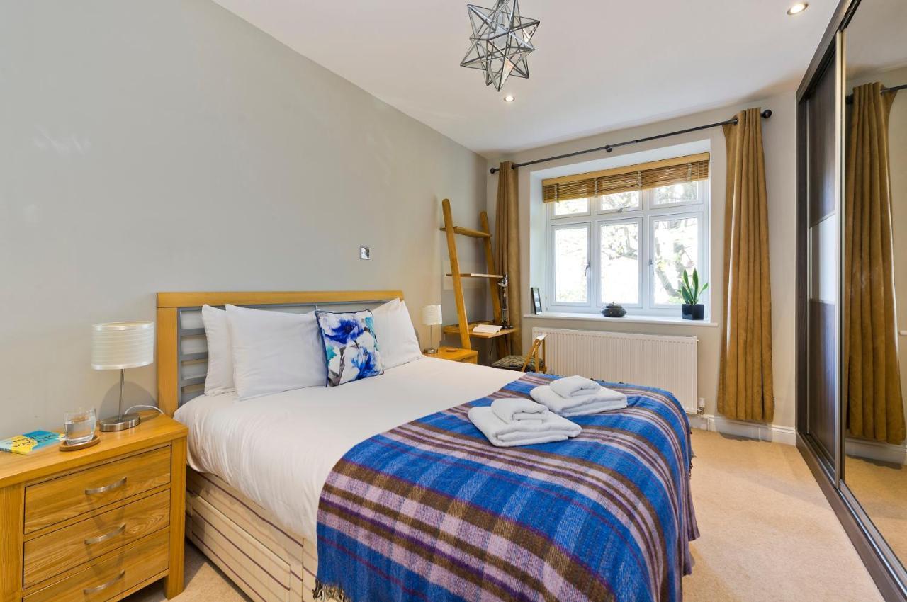 Delightful In Prime Location Near Hampstead Heath By Underthedoormat London