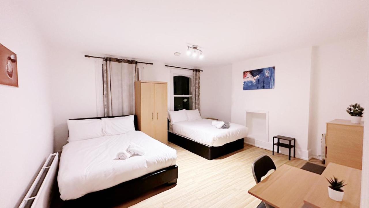 Madia Pad - By Chaps Apartamento *