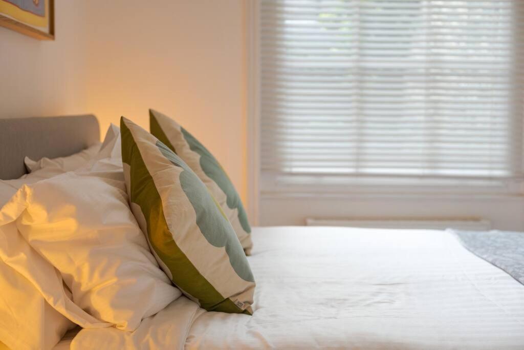 Apartment Beautiful Hampstead Rh6 *