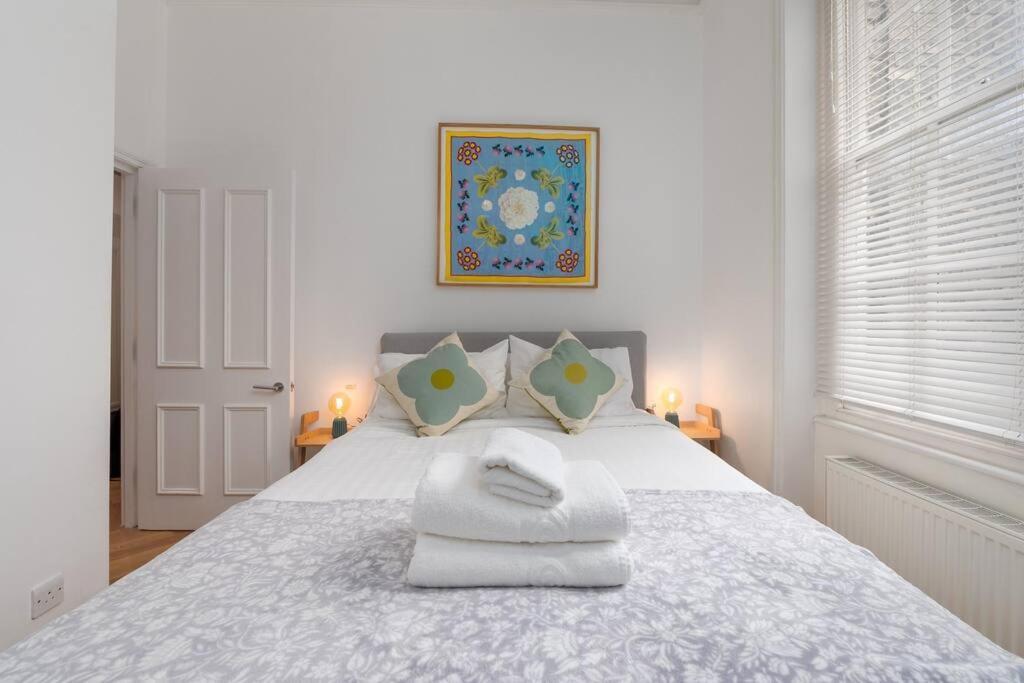 Apartment Beautiful Hampstead Rh6 *