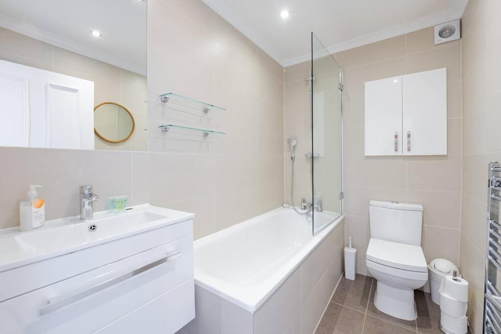 Beautiful Hampstead Rh6 *