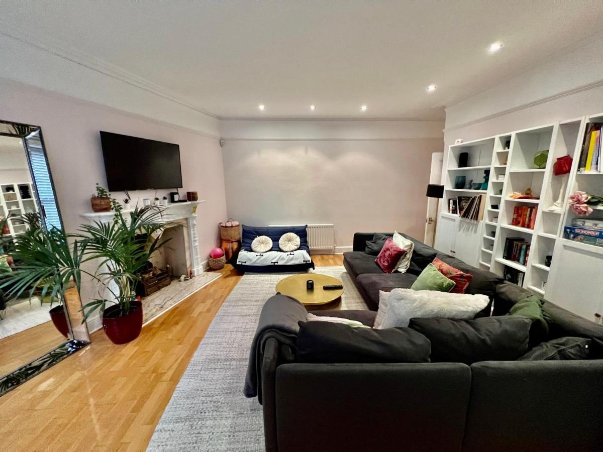 Spacious Flat With Huge Patio In Central Apartment *