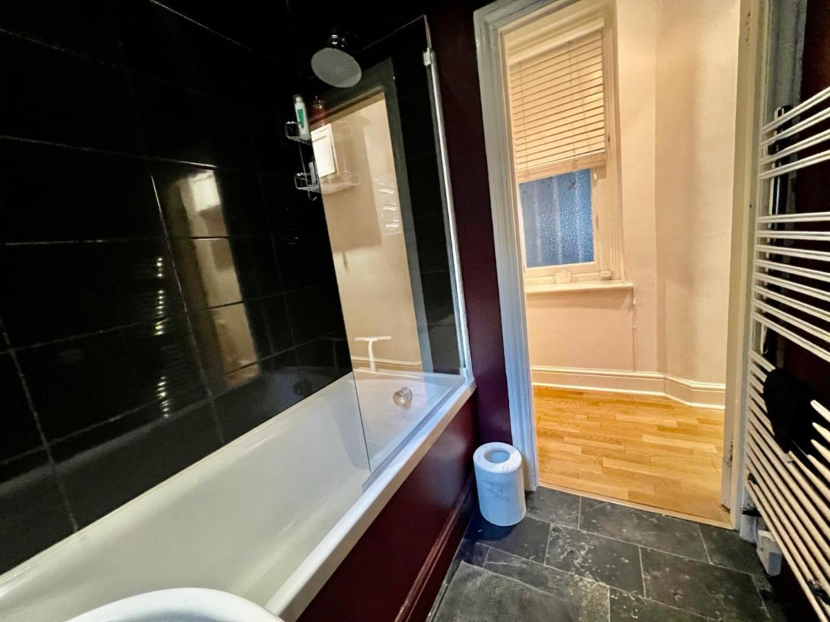 Appartement Spacious Flat With Huge Patio In Central Londen