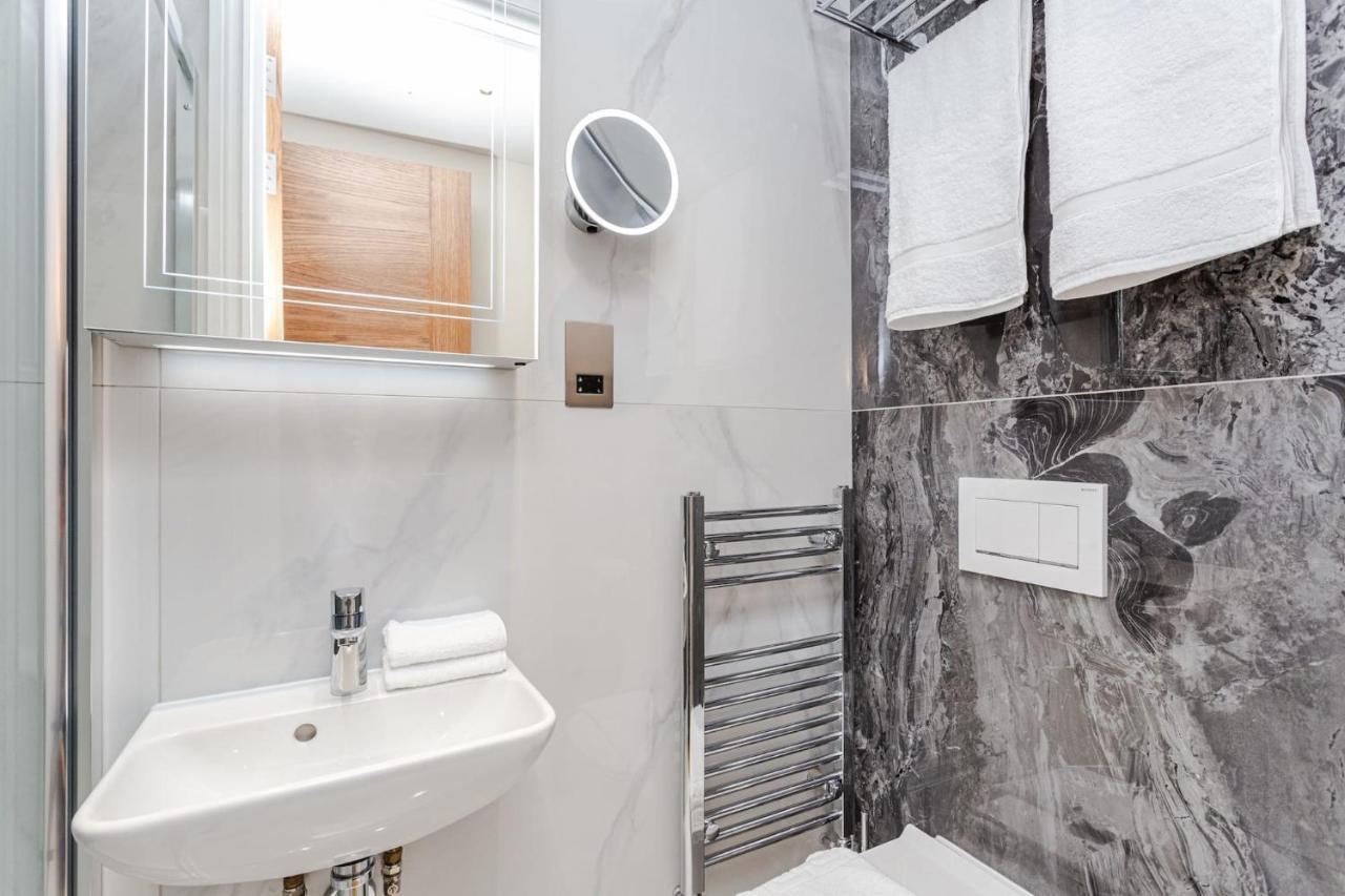 Luxlet - Heart Of Hampstead, Londen
